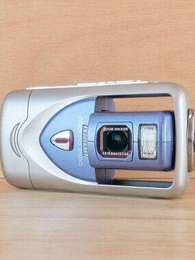 Nikon COOLPIX 2500 2MP Swivel Lens Digital Camera Tested Working